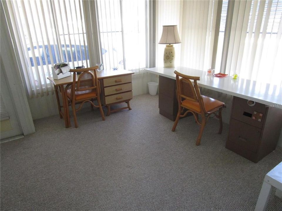 待售: $119,900 (2 贝兹, 2 浴室, 1294 平方英尺)