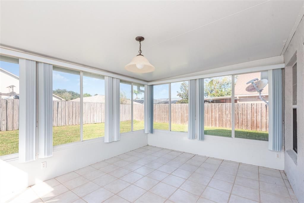 待售: $350,000 (3 贝兹, 2 浴室, 1227 平方英尺)