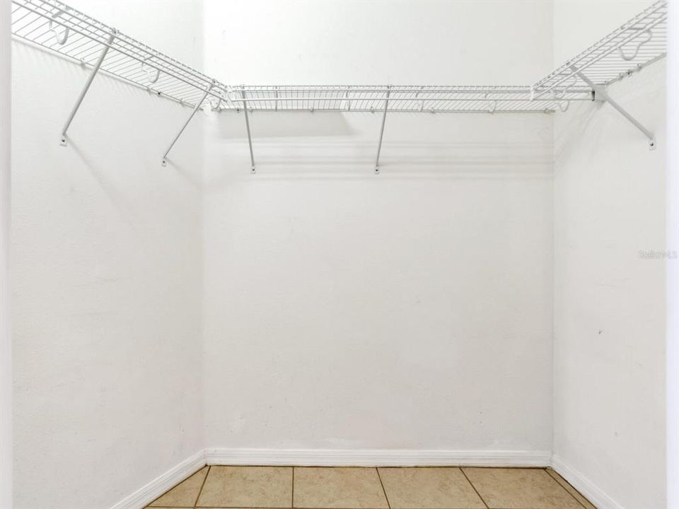 待售: $400,000 (4 贝兹, 2 浴室, 1922 平方英尺)