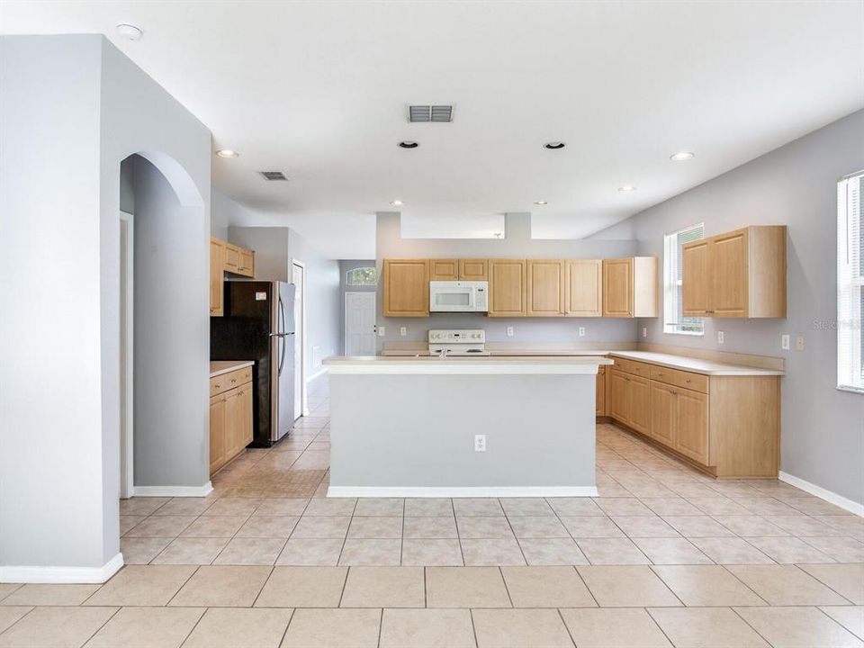 待售: $400,000 (4 贝兹, 2 浴室, 1922 平方英尺)