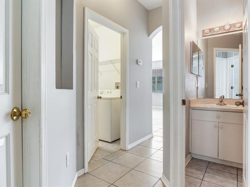 待售: $400,000 (4 贝兹, 2 浴室, 1922 平方英尺)