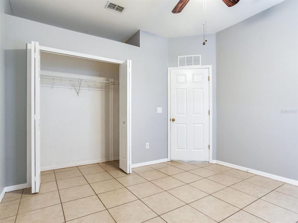 待售: $400,000 (4 贝兹, 2 浴室, 1922 平方英尺)