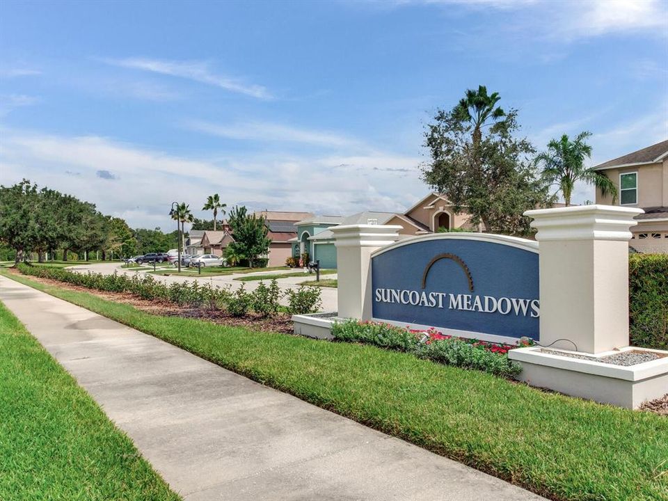 待售: $400,000 (4 贝兹, 2 浴室, 1922 平方英尺)