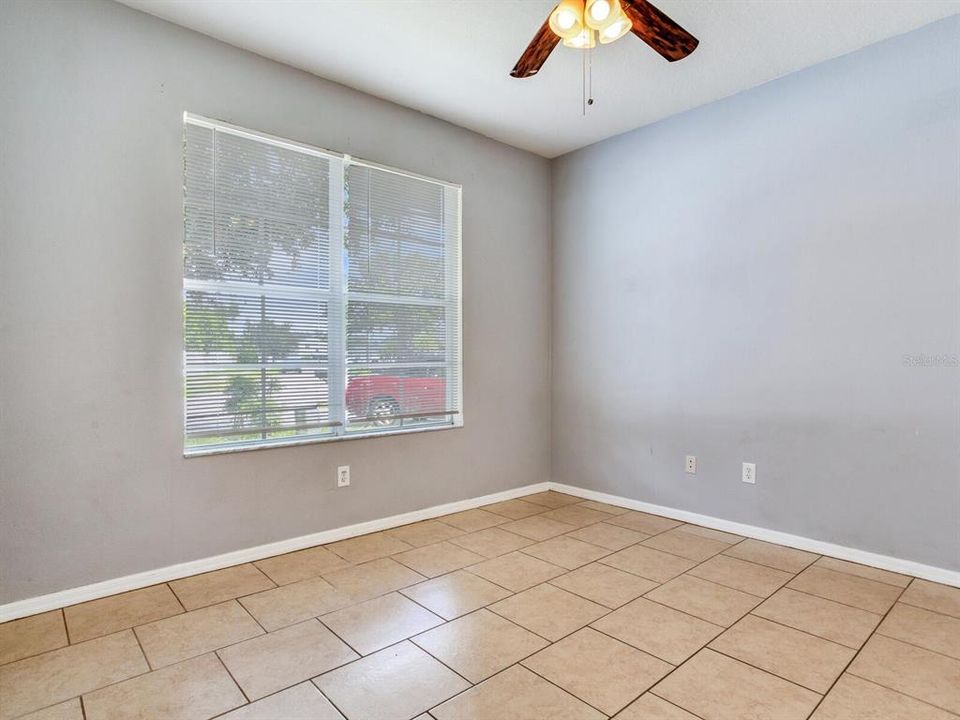 待售: $400,000 (4 贝兹, 2 浴室, 1922 平方英尺)