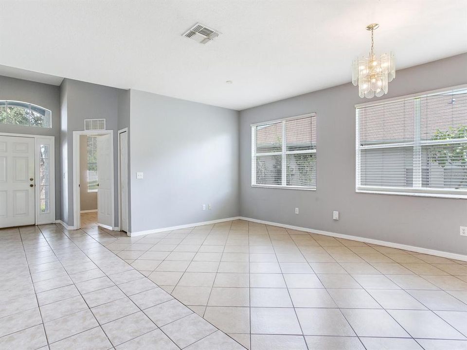 待售: $400,000 (4 贝兹, 2 浴室, 1922 平方英尺)