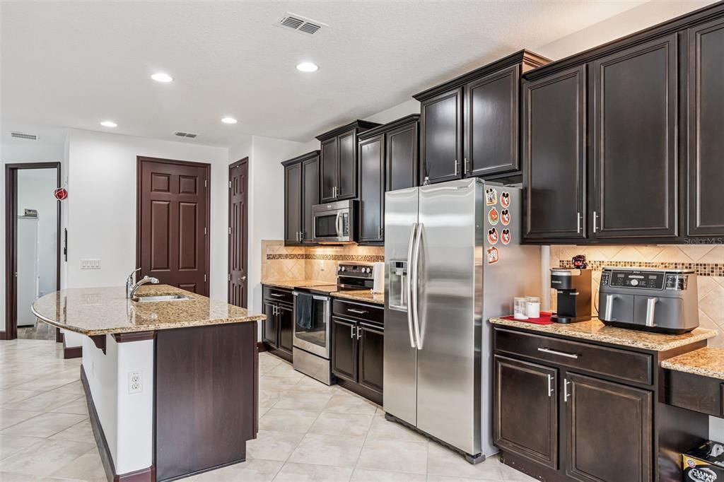 For Sale: $669,987 (3 beds, 2 baths, 1949 Square Feet)