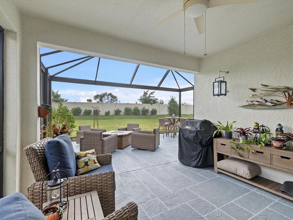 Под контрактом: $479,000 (2 спален, 2 ванн, 1894 Квадратных фут)