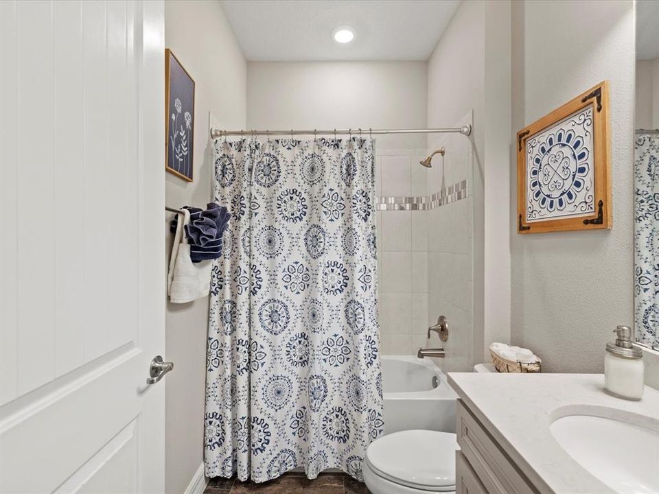 Под контрактом: $479,000 (2 спален, 2 ванн, 1894 Квадратных фут)