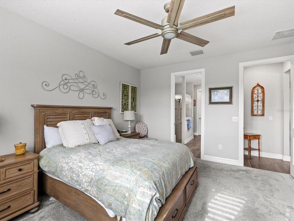 Под контрактом: $479,000 (2 спален, 2 ванн, 1894 Квадратных фут)