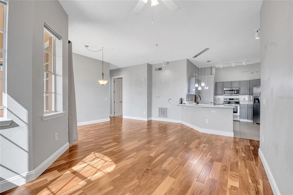 En Venta: $240,000 (3 camas, 2 baños, 1542 Pies cuadrados)