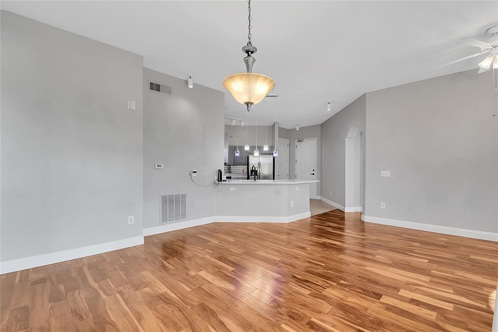 En Venta: $240,000 (3 camas, 2 baños, 1542 Pies cuadrados)