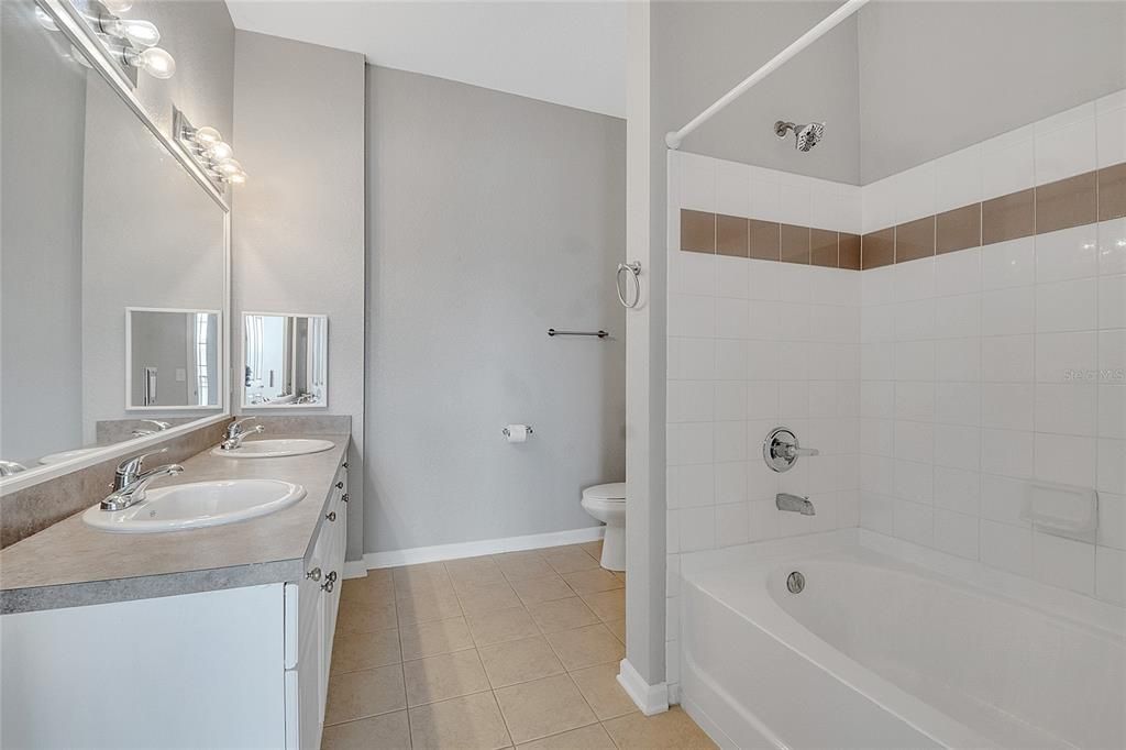 En Venta: $240,000 (3 camas, 2 baños, 1542 Pies cuadrados)