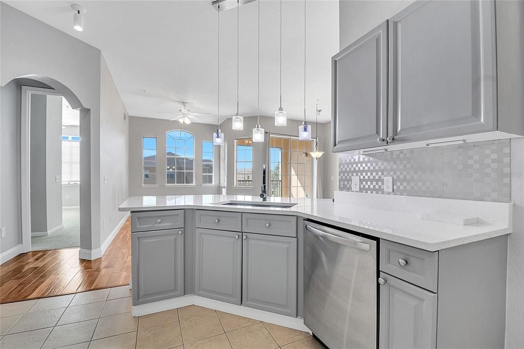 En Venta: $240,000 (3 camas, 2 baños, 1542 Pies cuadrados)