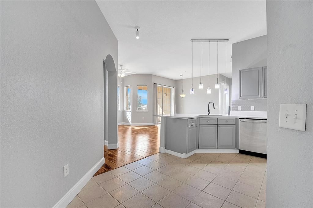 En Venta: $240,000 (3 camas, 2 baños, 1542 Pies cuadrados)