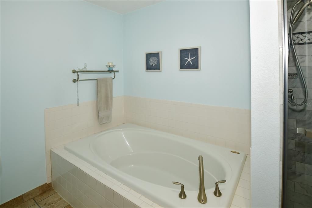 En Venta: $575,000 (3 camas, 2 baños, 1819 Pies cuadrados)