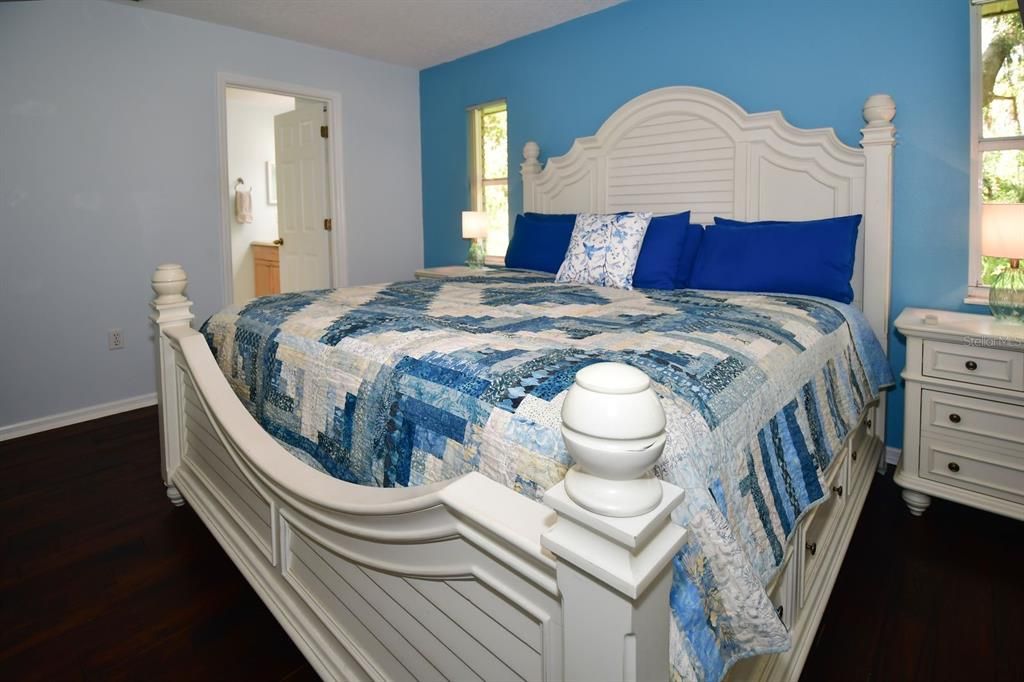 En Venta: $575,000 (3 camas, 2 baños, 1819 Pies cuadrados)