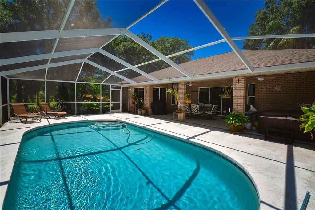 En Venta: $575,000 (3 camas, 2 baños, 1819 Pies cuadrados)