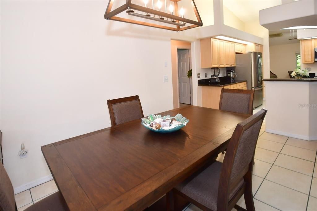 En Venta: $575,000 (3 camas, 2 baños, 1819 Pies cuadrados)