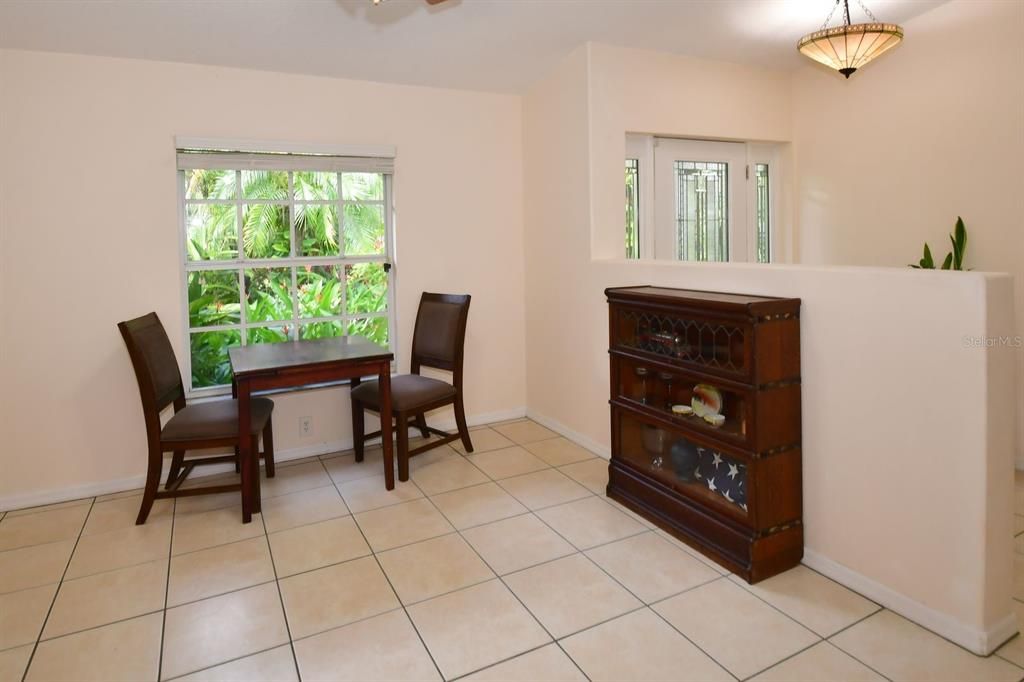 En Venta: $575,000 (3 camas, 2 baños, 1819 Pies cuadrados)