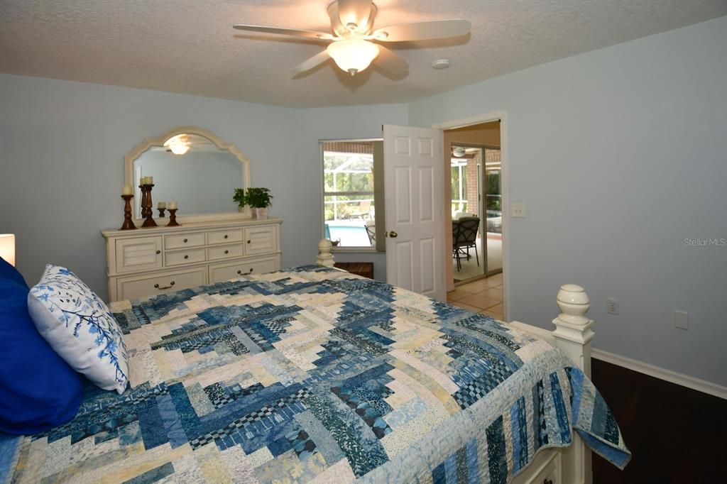 En Venta: $575,000 (3 camas, 2 baños, 1819 Pies cuadrados)