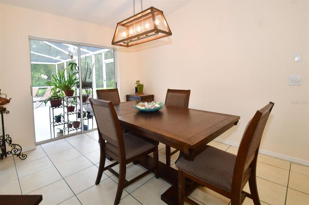 En Venta: $575,000 (3 camas, 2 baños, 1819 Pies cuadrados)