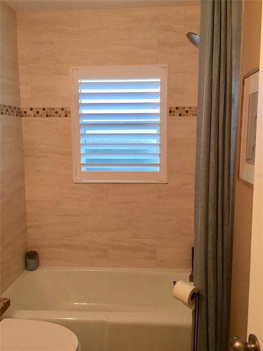 For Rent: $4,000 (2 beds, 2 baths, 1009 Square Feet)