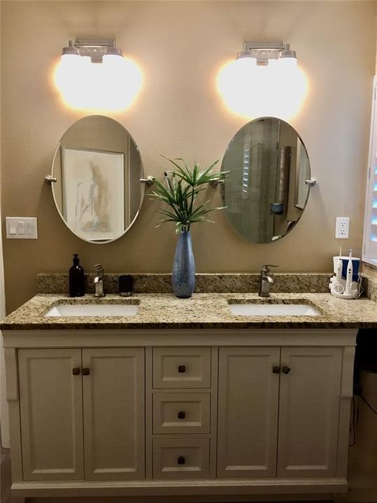 For Rent: $4,000 (2 beds, 2 baths, 1009 Square Feet)