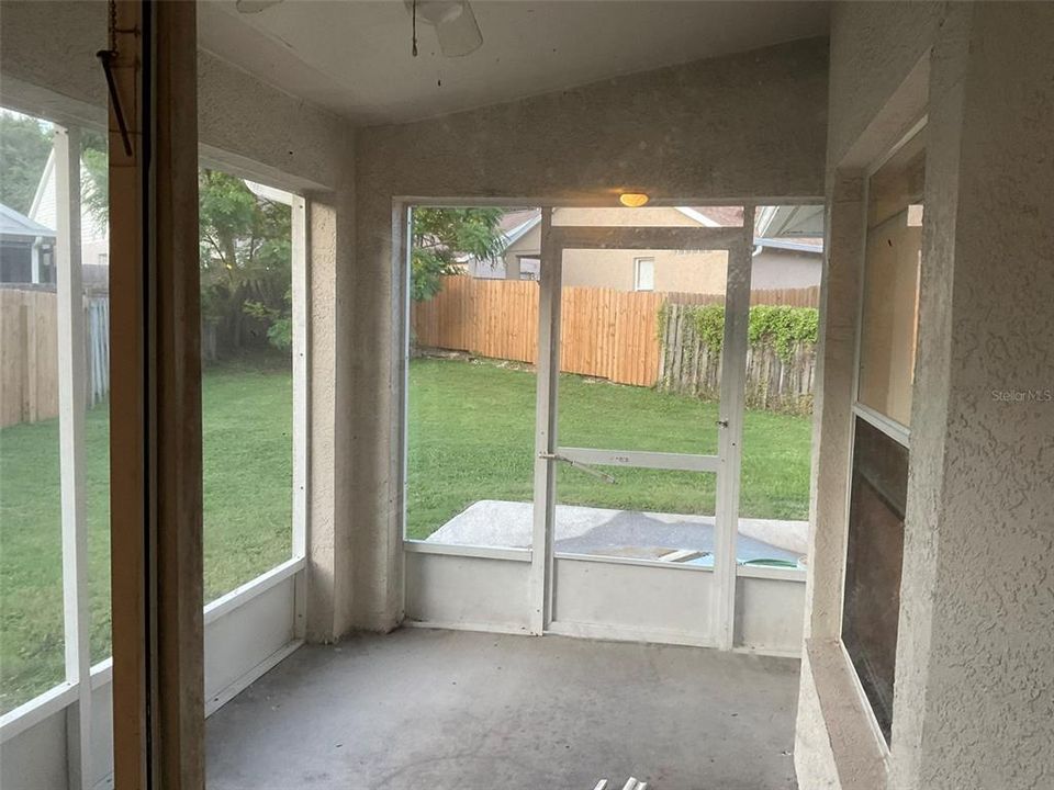 Active With Contract: $285,000 (3 beds, 2 baths, 1690 Square Feet)