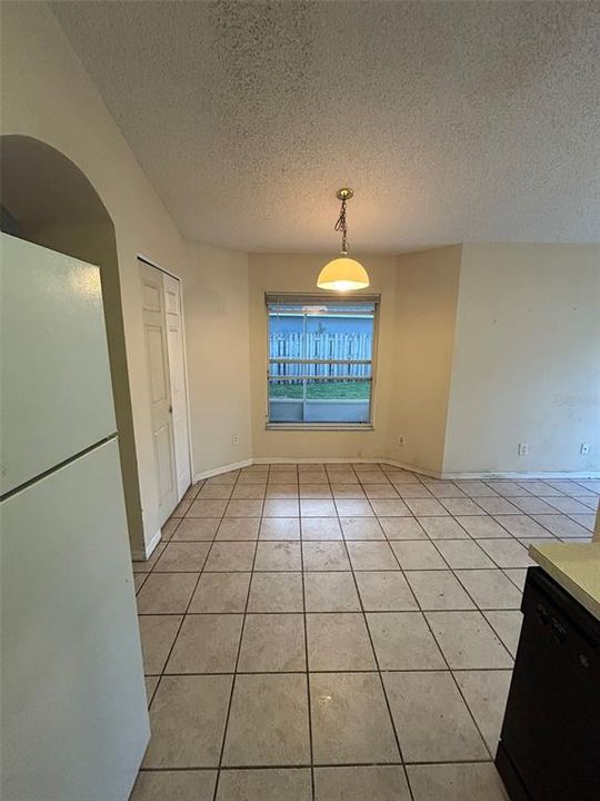 Active With Contract: $285,000 (3 beds, 2 baths, 1690 Square Feet)