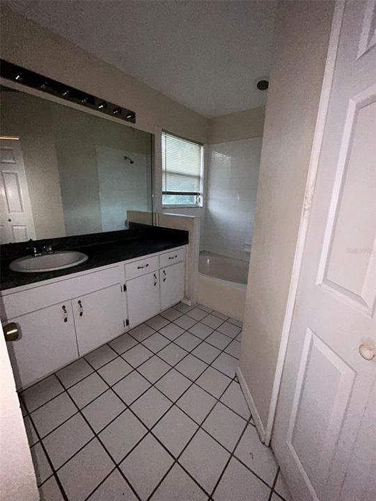 Active With Contract: $285,000 (3 beds, 2 baths, 1690 Square Feet)