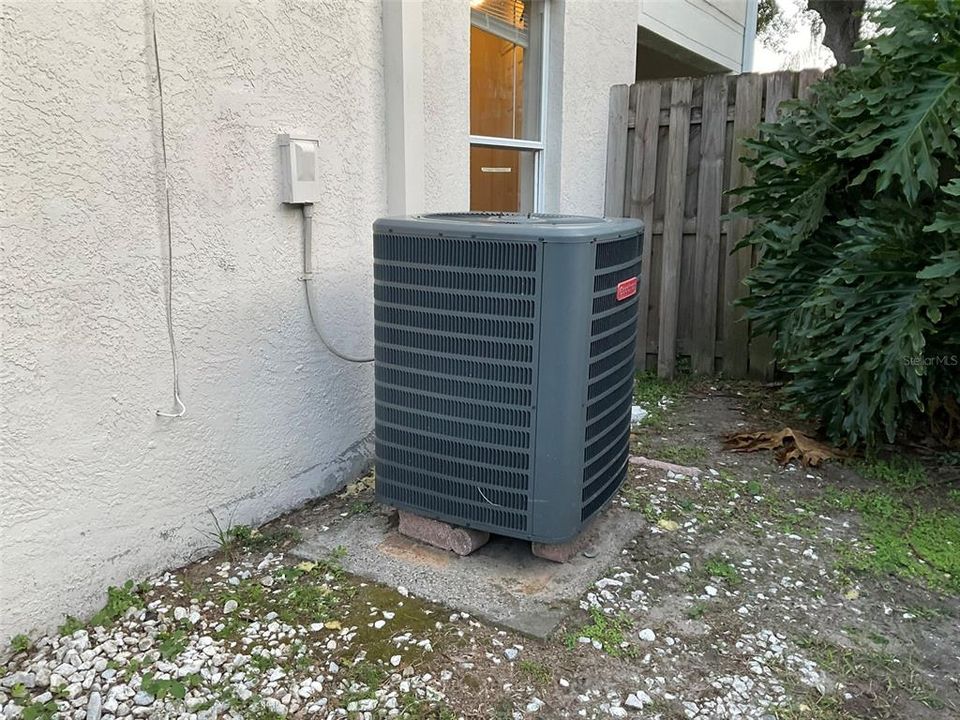 Active With Contract: $285,000 (3 beds, 2 baths, 1690 Square Feet)