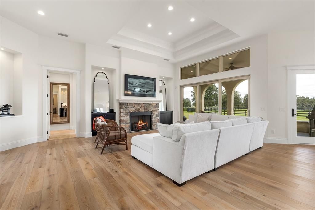 For Sale: $2,250,000 (3 beds, 3 baths, 2932 Square Feet)