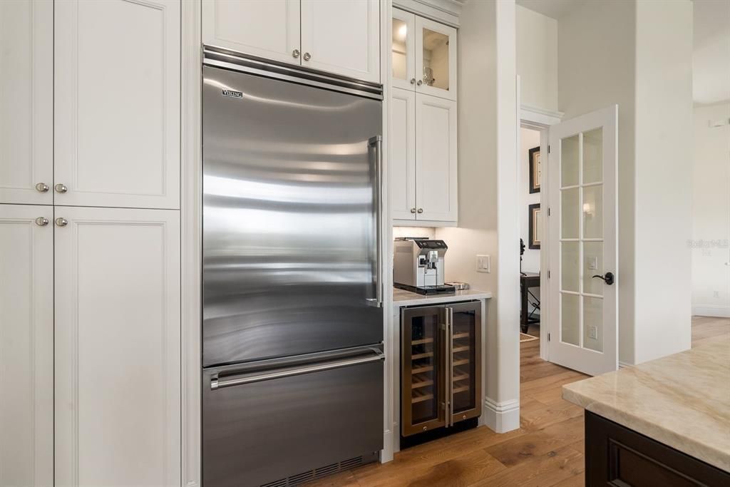 For Sale: $2,250,000 (3 beds, 3 baths, 2932 Square Feet)