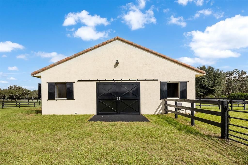 For Sale: $2,250,000 (3 beds, 3 baths, 2932 Square Feet)