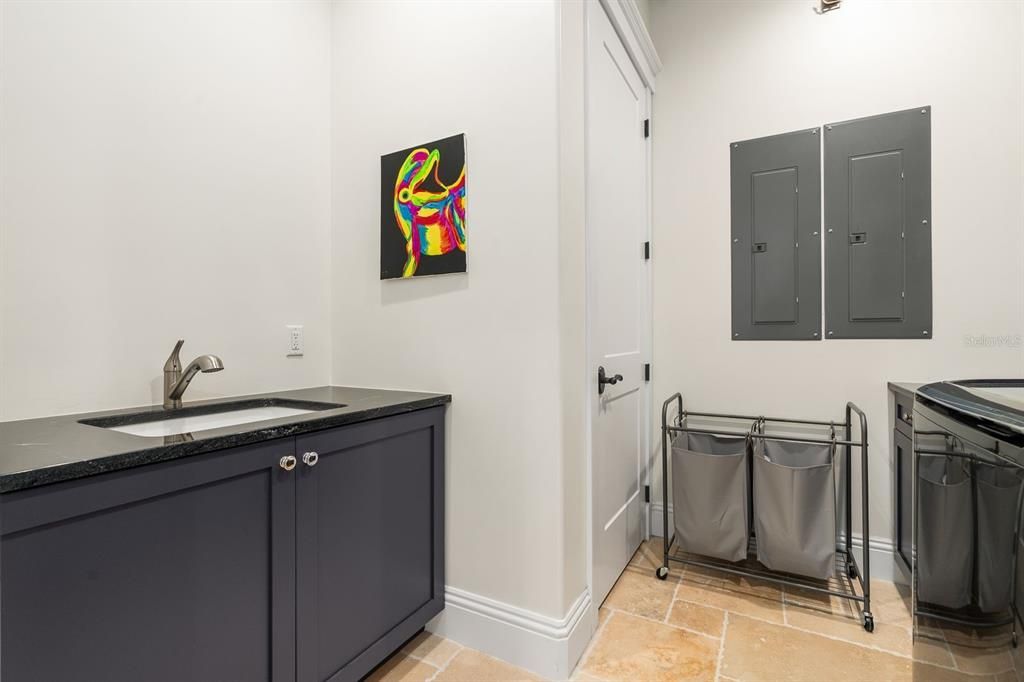 For Sale: $2,250,000 (3 beds, 3 baths, 2932 Square Feet)