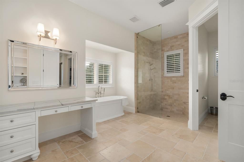 For Sale: $2,250,000 (3 beds, 3 baths, 2932 Square Feet)