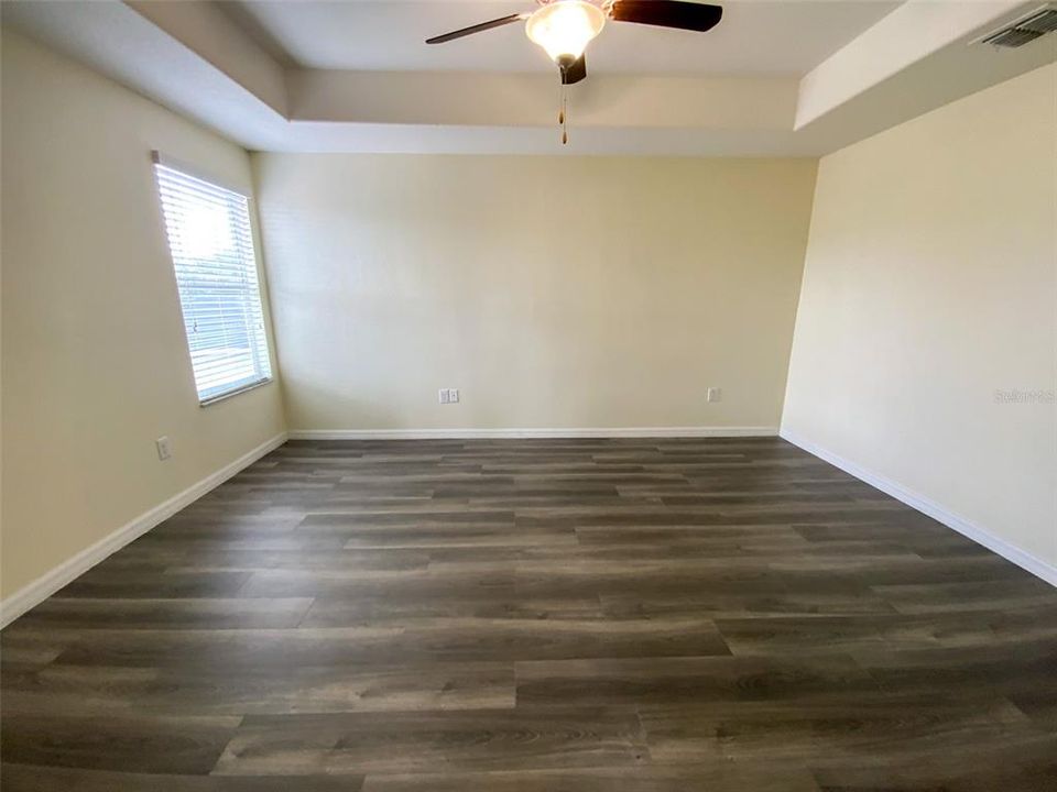 En Venta: $390,000 (5 camas, 3 baños, 2455 Pies cuadrados)