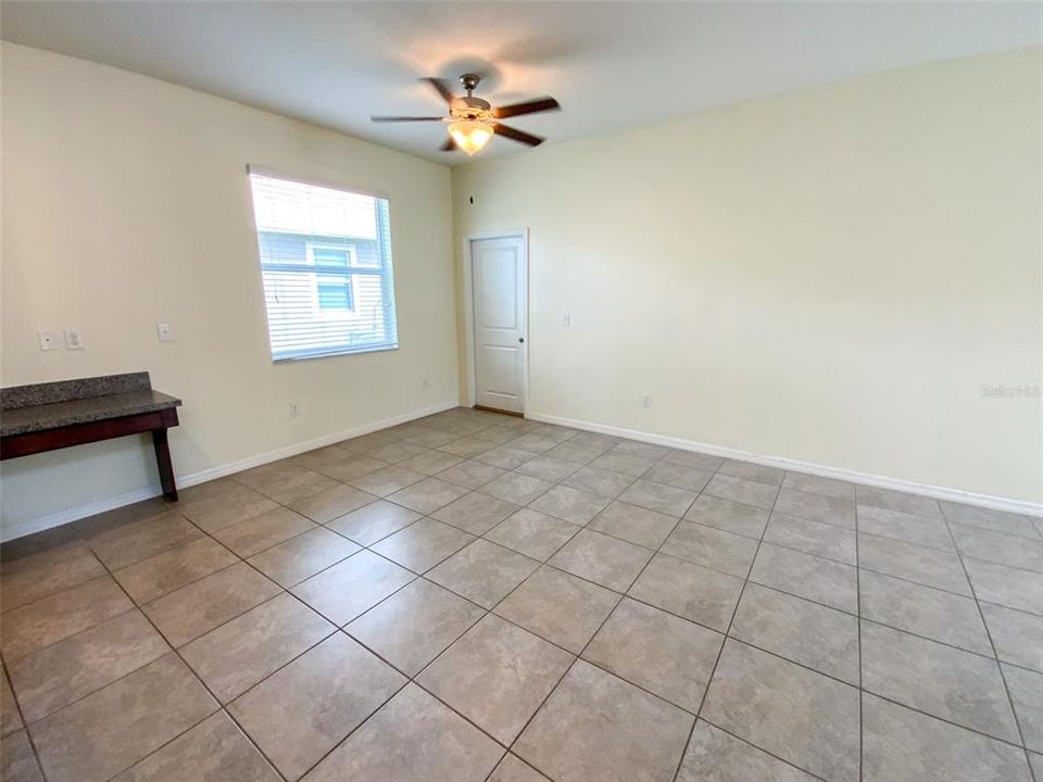 En Venta: $390,000 (5 camas, 3 baños, 2455 Pies cuadrados)