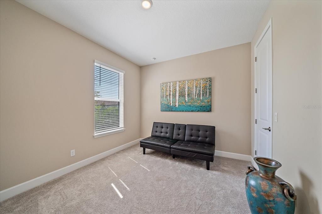 合同活跃: $435,000 (2 贝兹, 2 浴室, 1533 平方英尺)