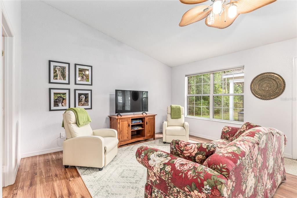 For Sale: $820,000 (3 beds, 3 baths, 2653 Square Feet)