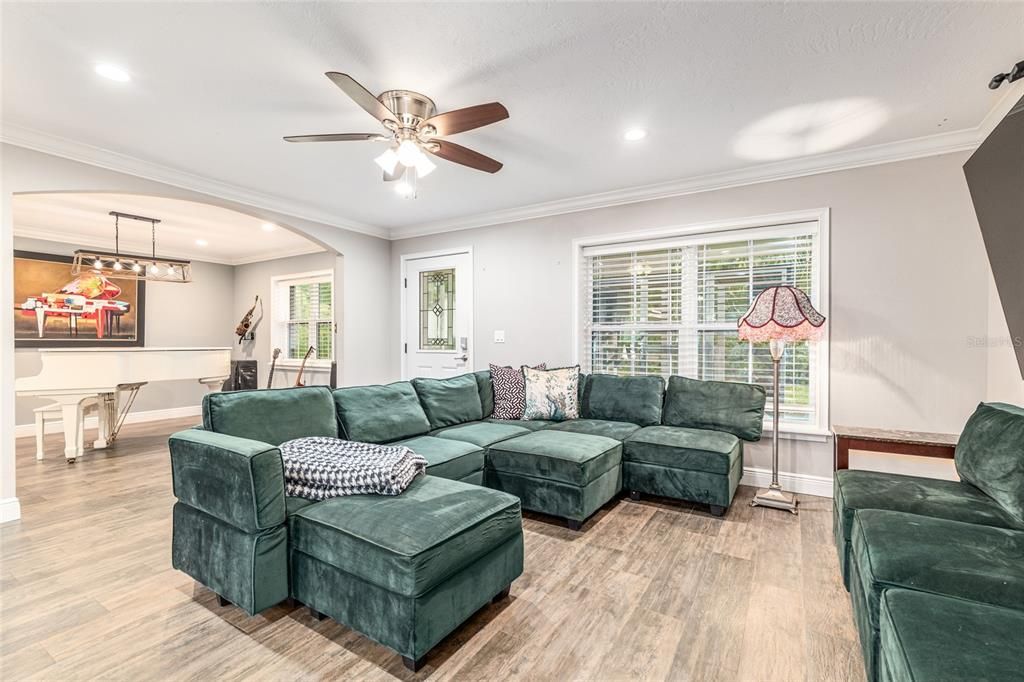 For Sale: $820,000 (3 beds, 3 baths, 2653 Square Feet)