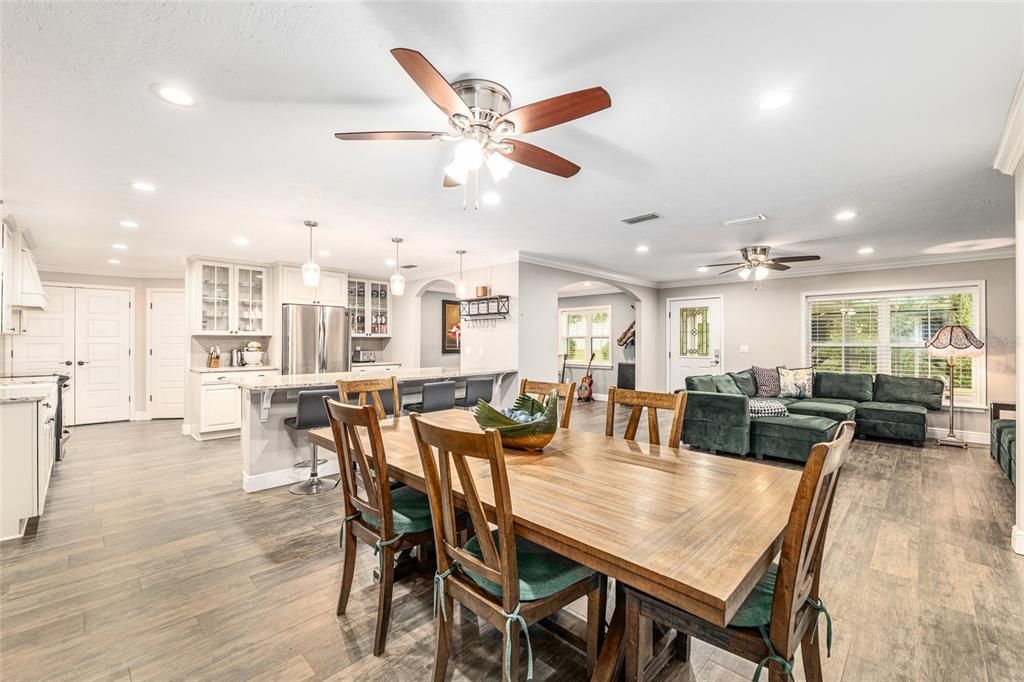 For Sale: $820,000 (3 beds, 3 baths, 2653 Square Feet)