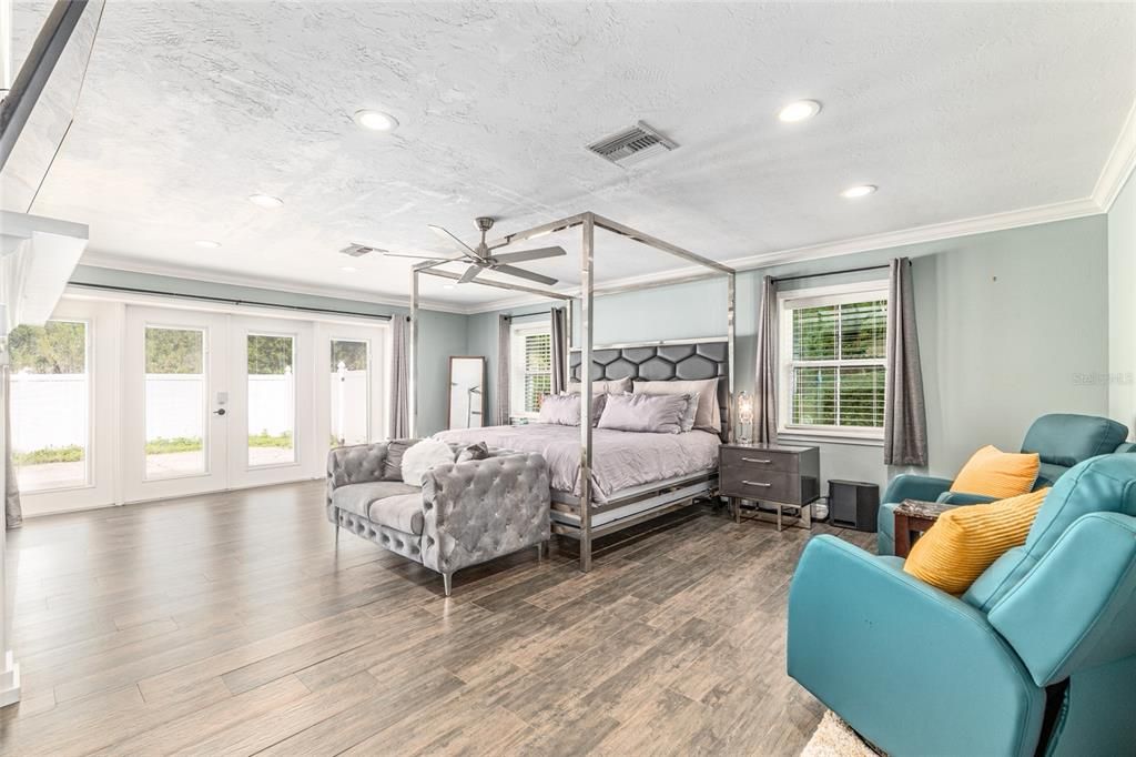 For Sale: $820,000 (3 beds, 3 baths, 2653 Square Feet)