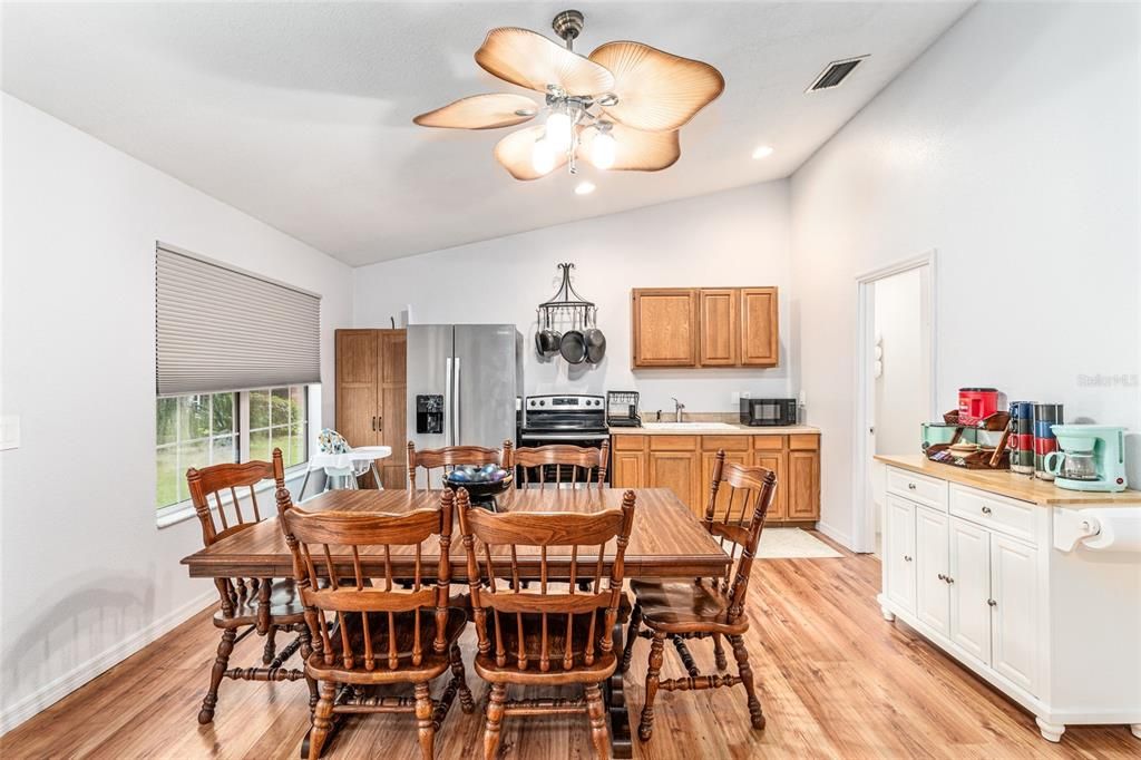 For Sale: $820,000 (3 beds, 3 baths, 2653 Square Feet)