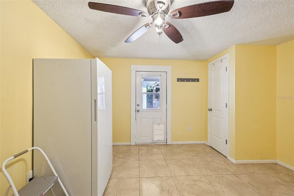 En Venta: $314,900 (3 camas, 2 baños, 1076 Pies cuadrados)