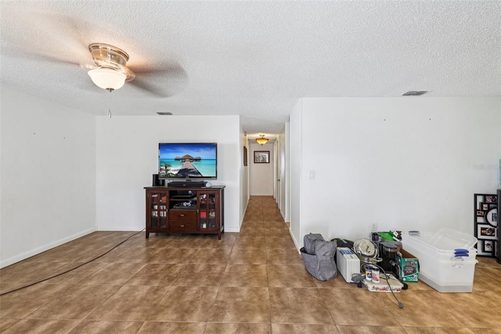 En Venta: $314,900 (3 camas, 2 baños, 1076 Pies cuadrados)