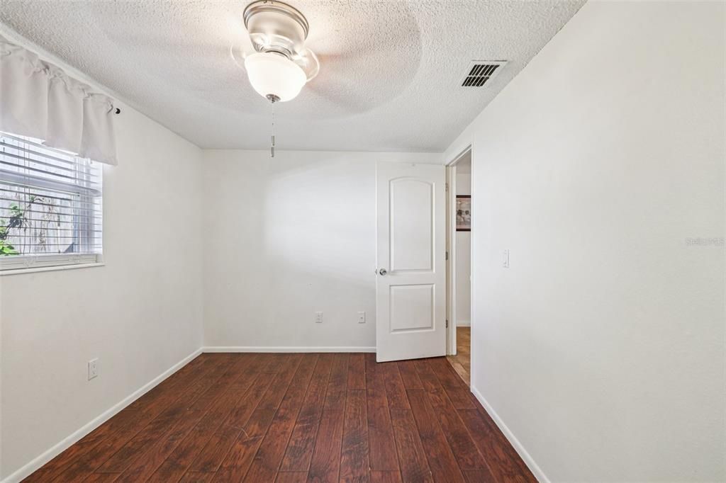 En Venta: $314,900 (3 camas, 2 baños, 1076 Pies cuadrados)