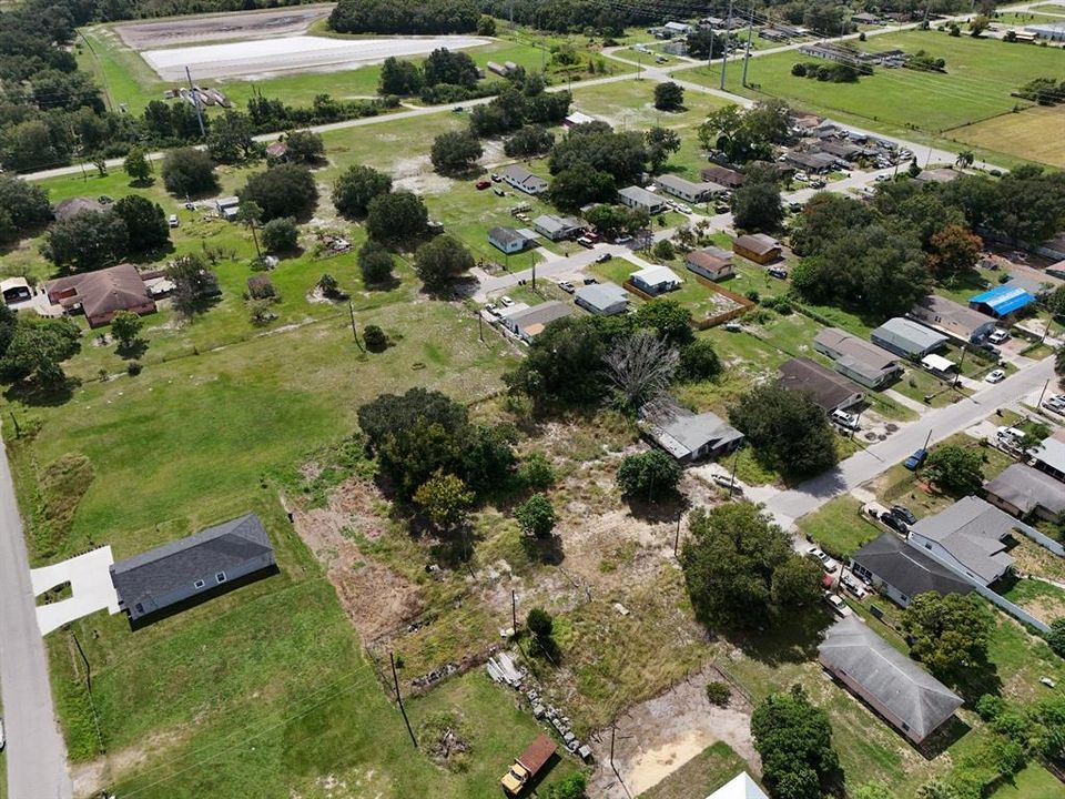 На продажу: $26,000 (0.27 acres)