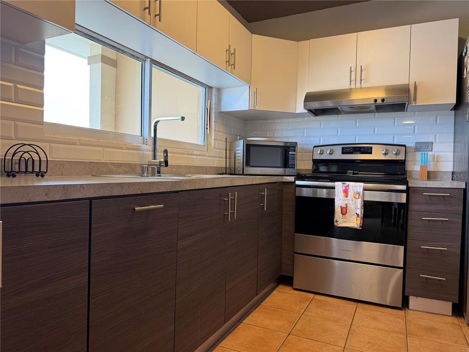 В аренду: $2,200 (2 спален, 2 ванн, 1500 Квадратных фут)