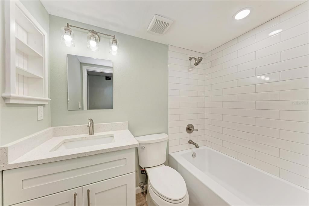 For Sale: $440,000 (2 beds, 2 baths, 1023 Square Feet)